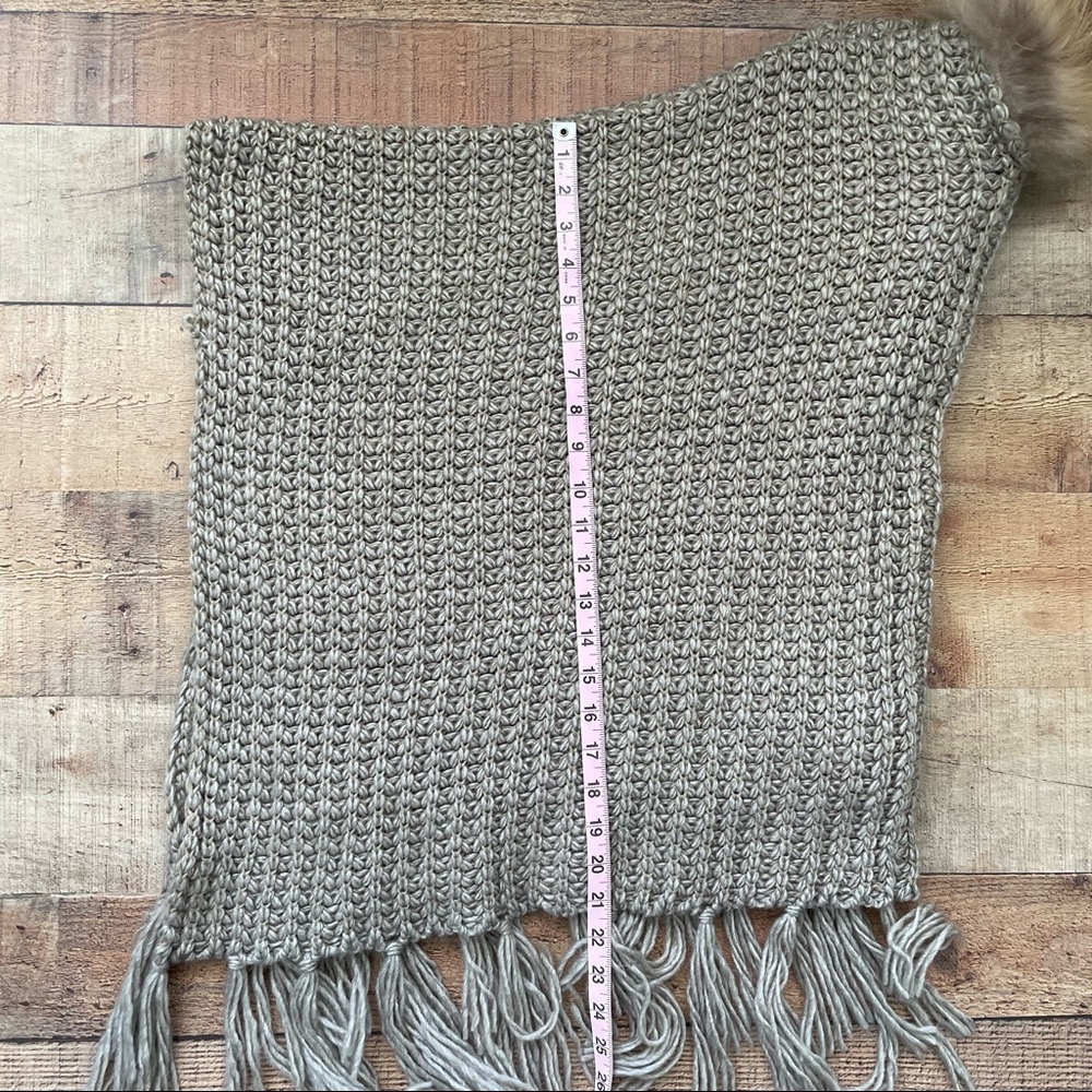 Mystree Faux Fur Trim Knit Poncho Cape Wool Blend ADULT ONE SIZE Beige - Picture 8 of 10